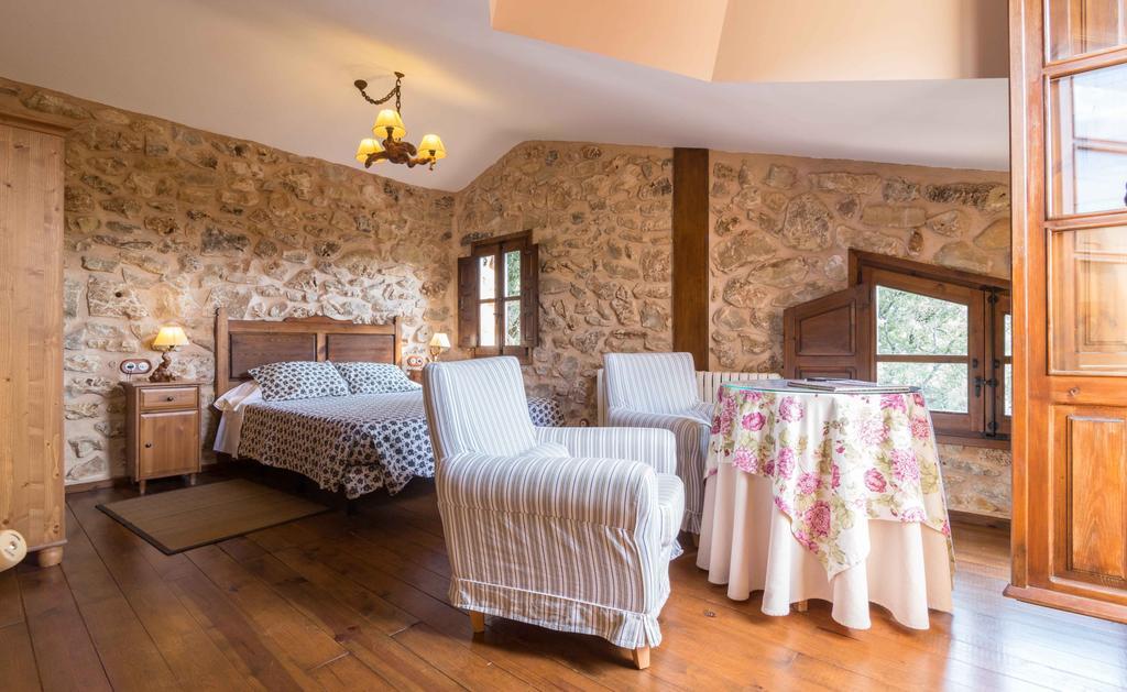 Hotel De Montana Cueva Ahumada Villaverde De Guadalimar Zimmer foto